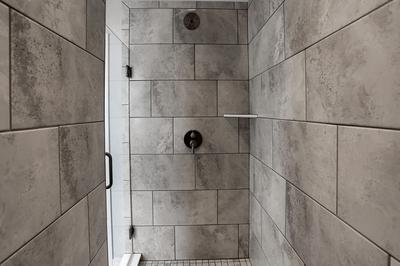 3015A Plan Master Shower Details. 2,433sf New Home in Westfield, IN